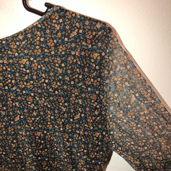 Tulle Peplum Floral top - Picture 3 of 3